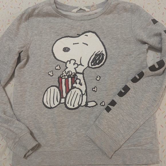 H&M Other - H&M Gray Snoopy Sweatshirt